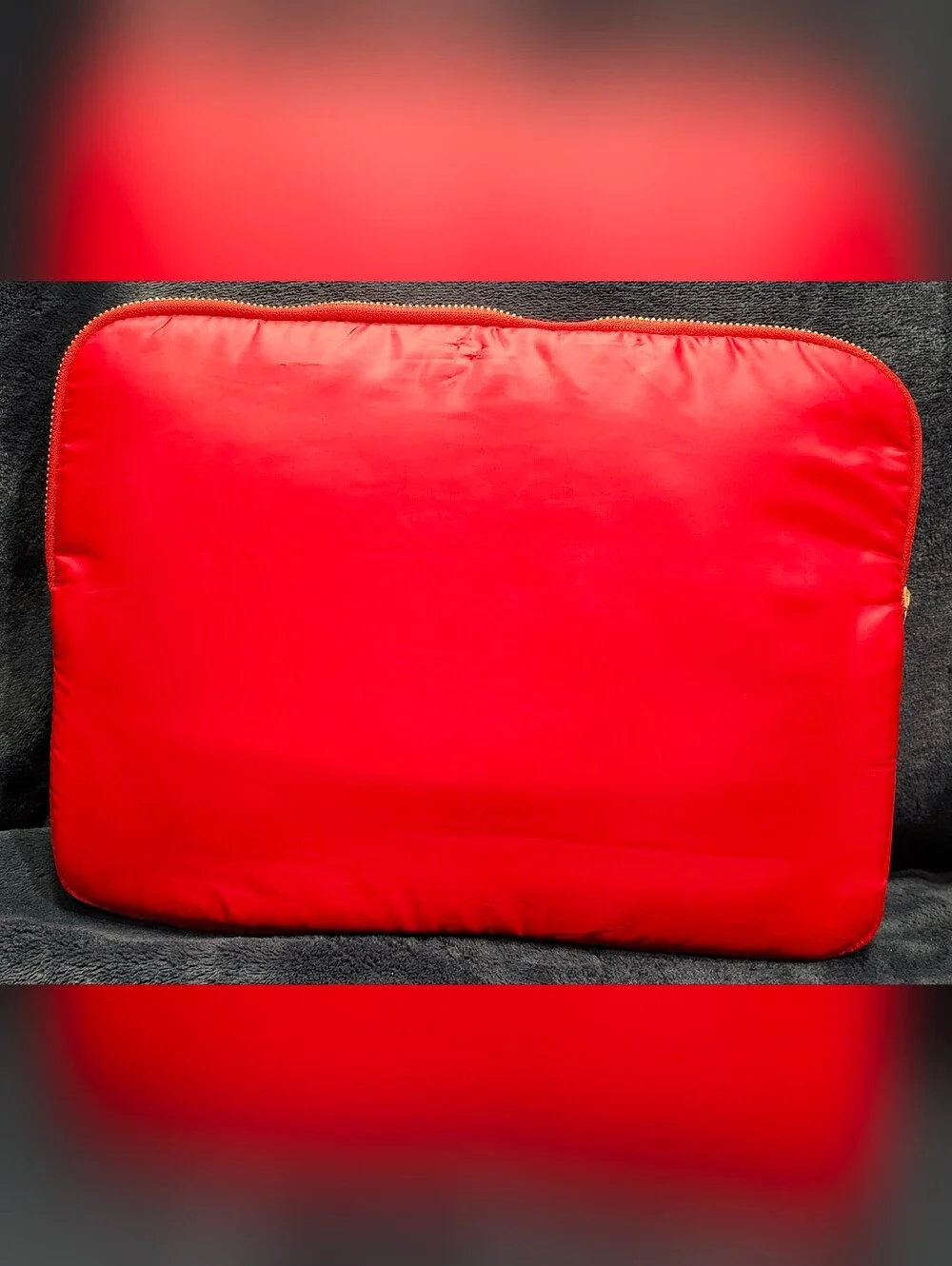 NWOT Carolina Herrera Red Puffer Tablet Case Gold Zipper